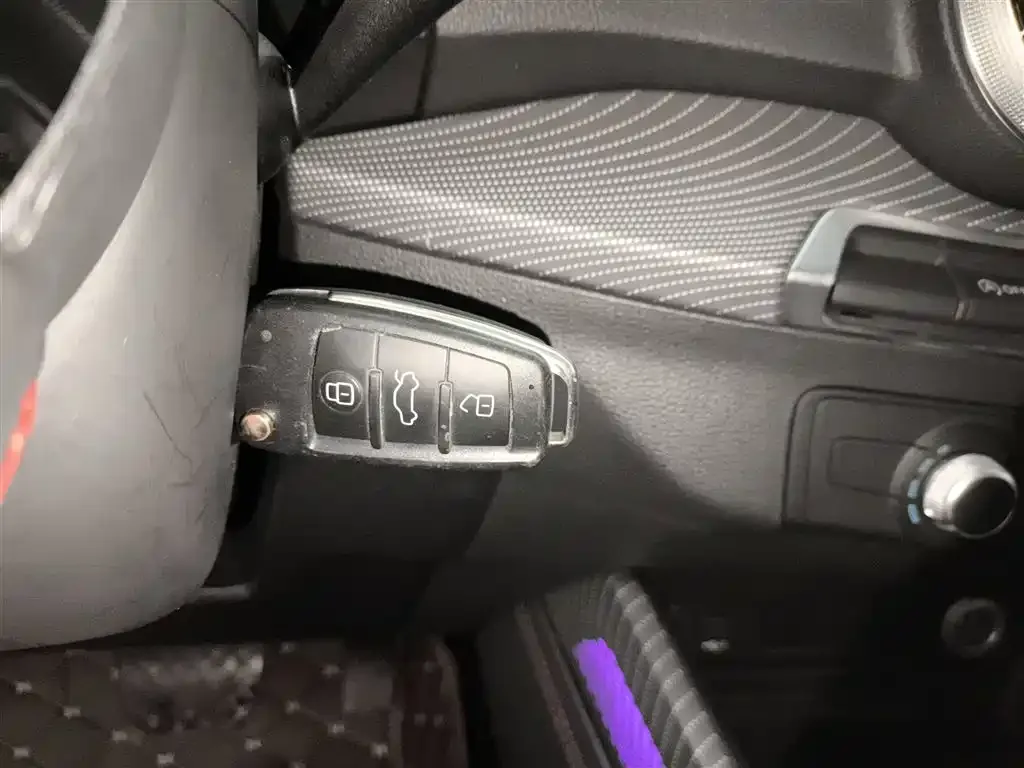 Audi Q2L 2023 из CN, фото 9