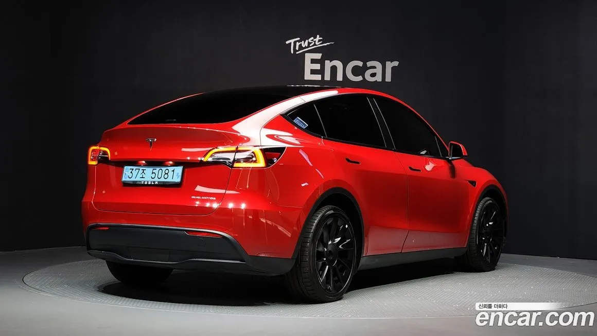 Tesla Model Y 2023 из KR, фото 2