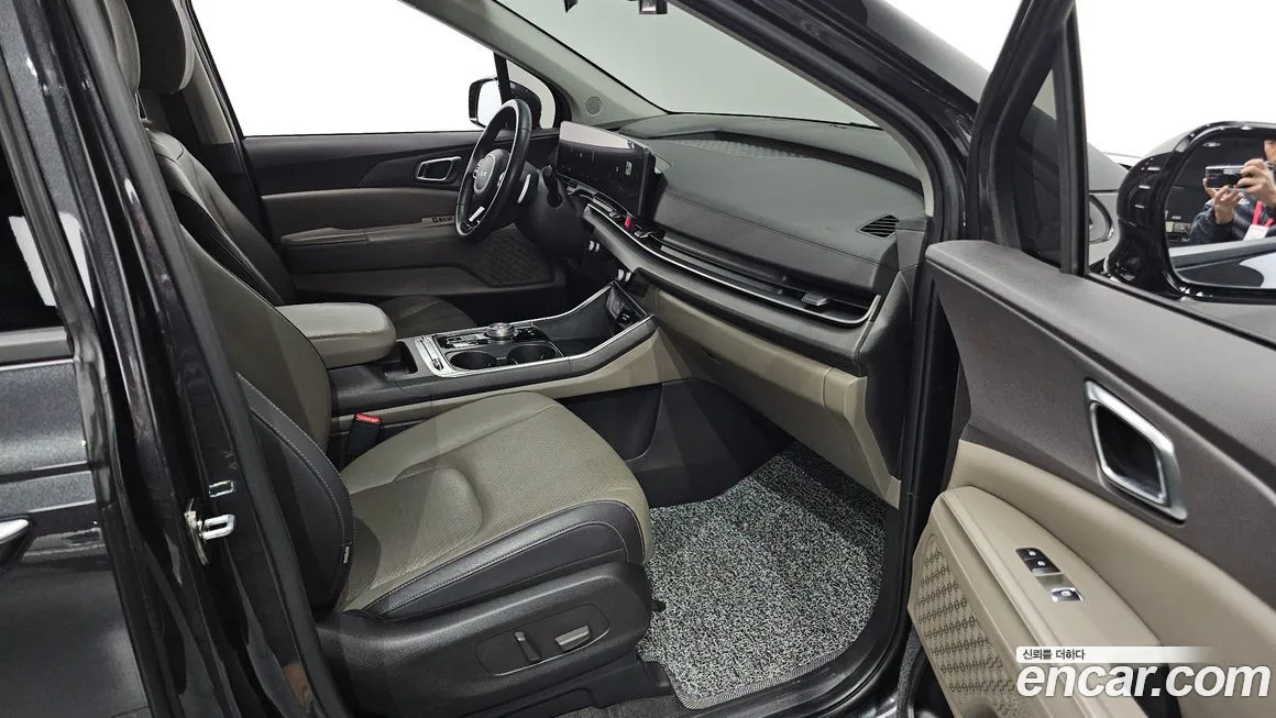Kia Carnival — фото 10