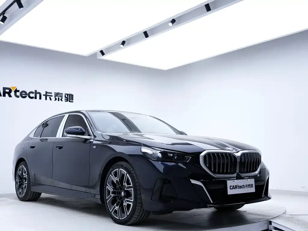 BMW 5 Series 2024 из CN, фото 7