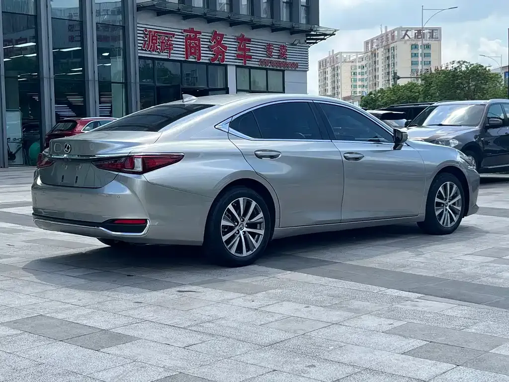 Lexus ES 2021 из CN, фото 5