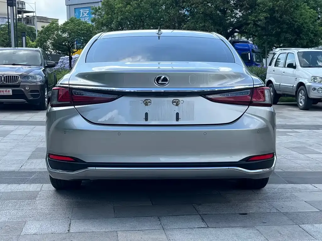 Lexus ES 2021 из CN, фото 6