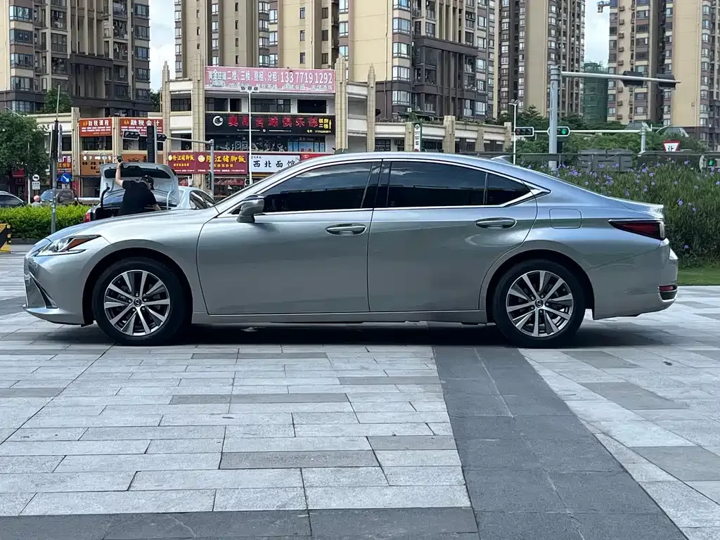 Lexus ES 2021 из CN, фото 8