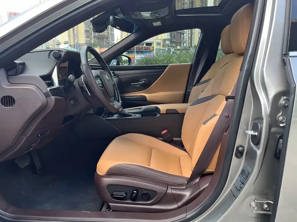 Lexus ES 2021 из CN, фото 9