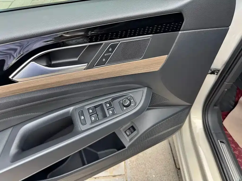 Volkswagen Passat 2021 из CN, фото 10