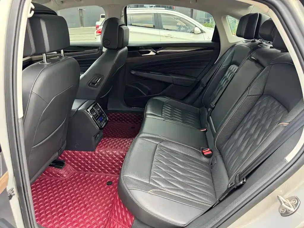 Volkswagen Passat 2021 из CN, фото 5