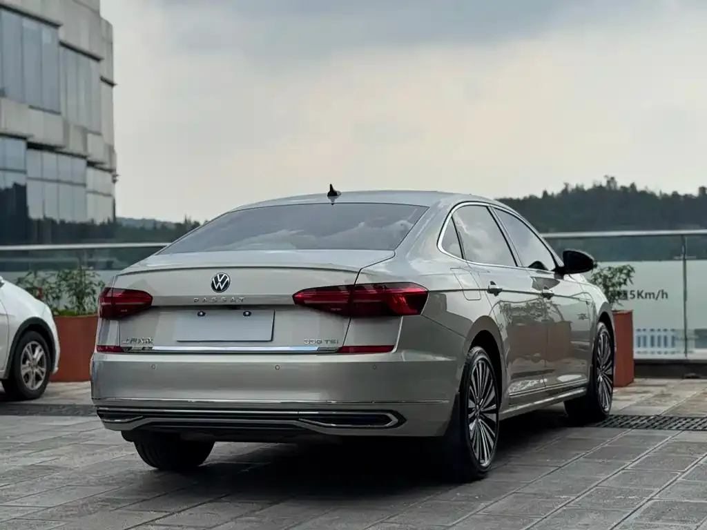 Volkswagen Passat 2021 из CN, фото 9