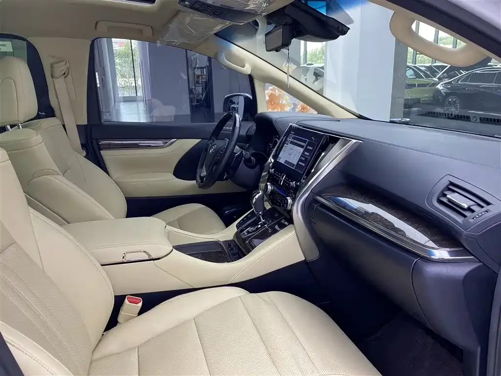Toyota Vellfire 2023 из CN, фото 9
