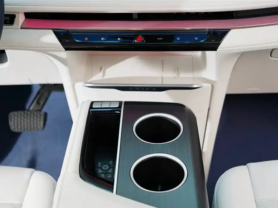 Buick GL8 Hybrid 2024 из CN, фото 9