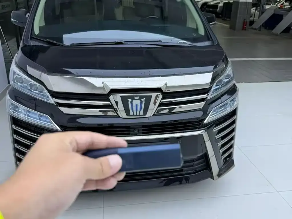 Toyota Vellfire 2022 из CN, фото 1