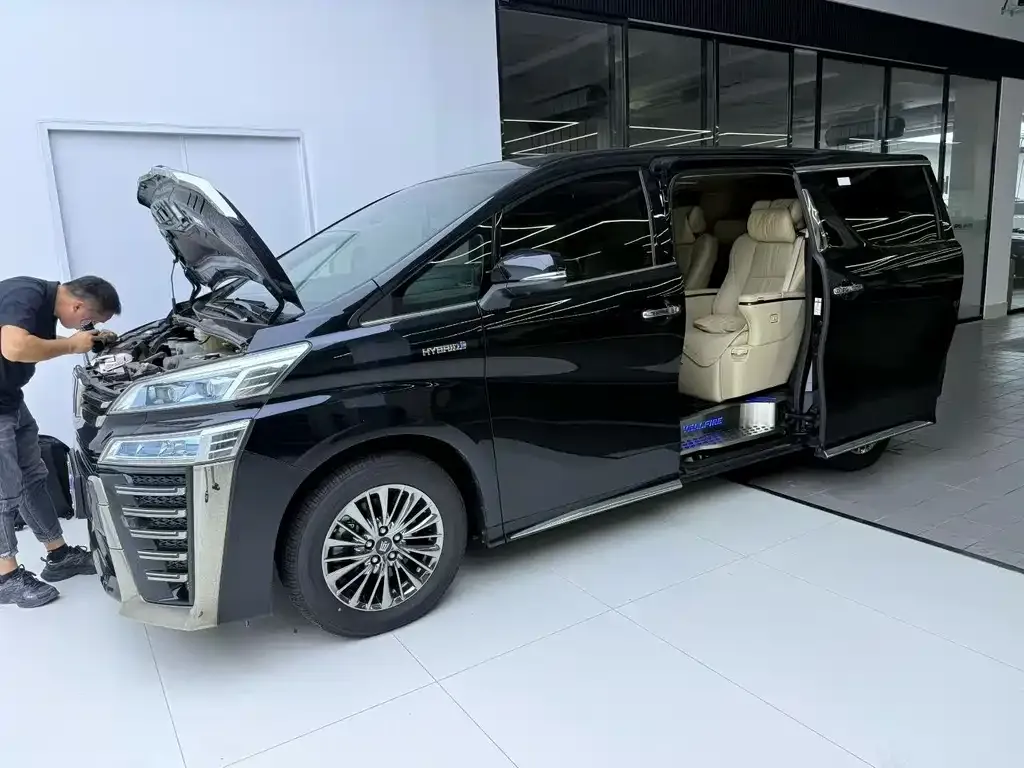 Toyota Vellfire 2022 из CN, фото 2