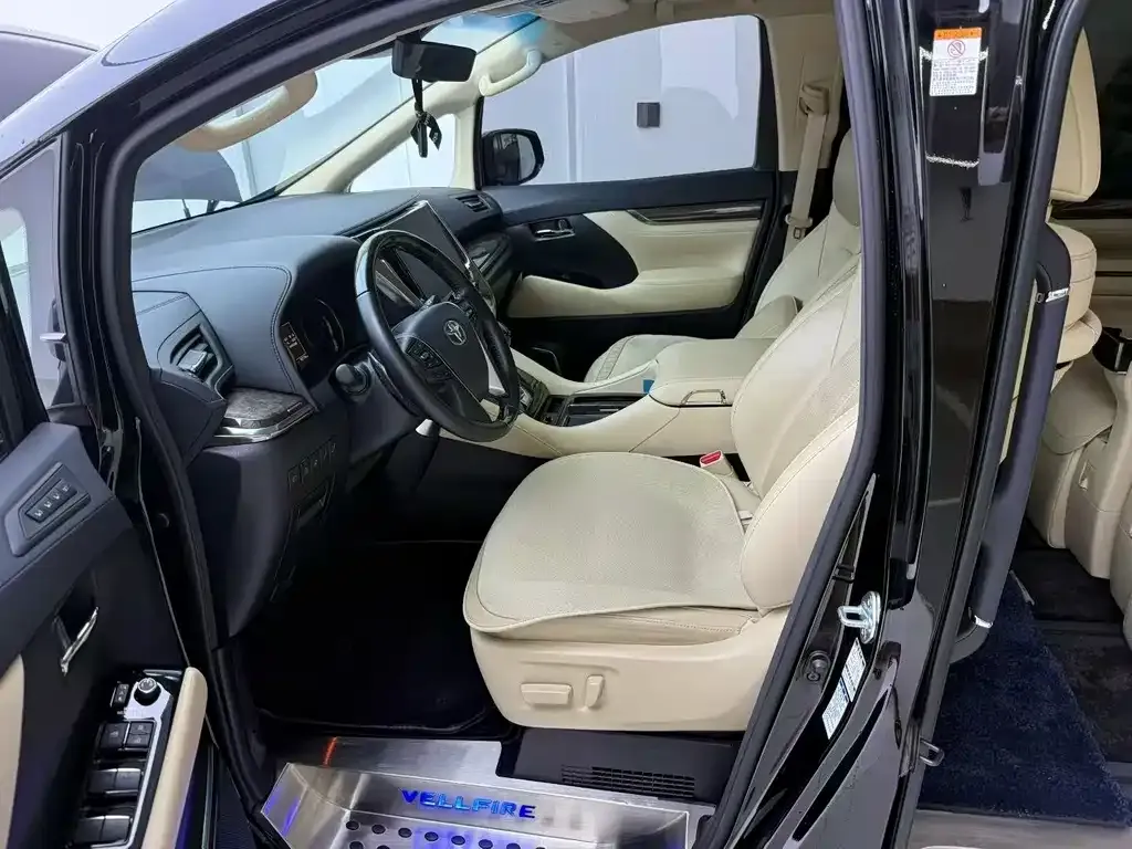 Toyota Vellfire 2022 из CN, фото 3