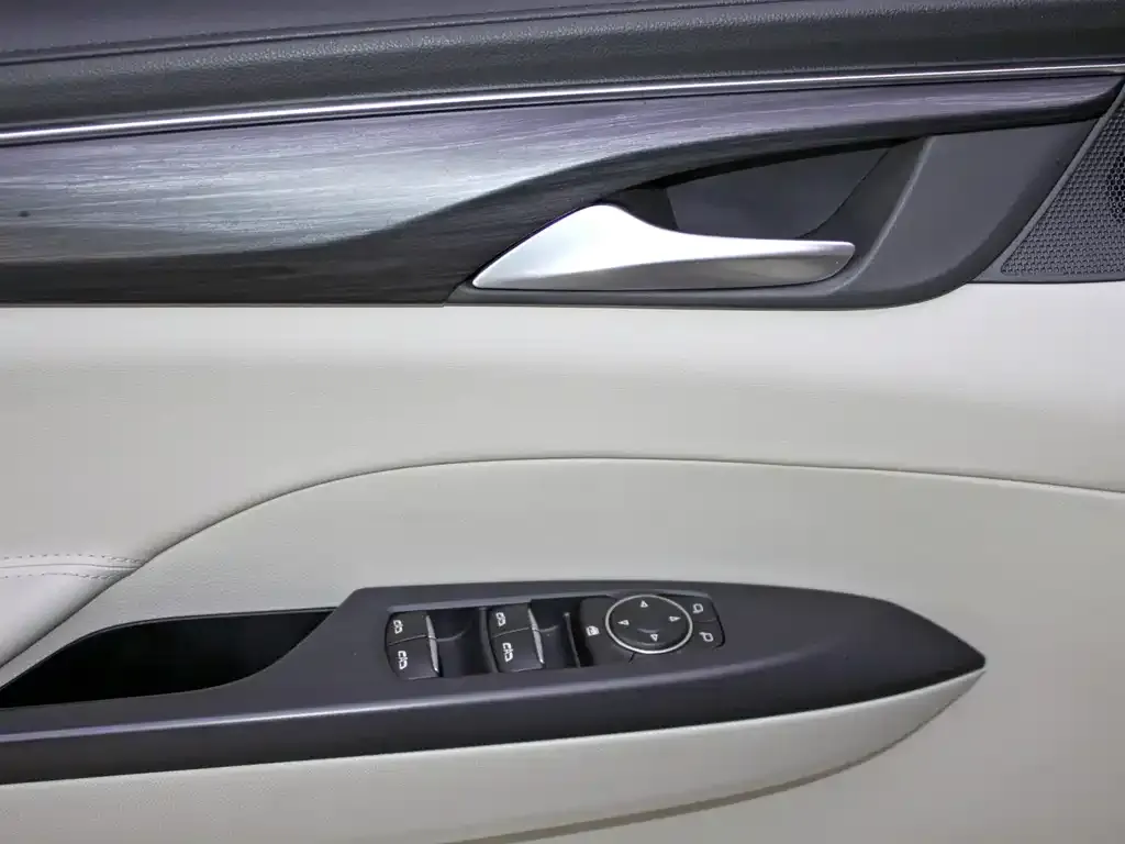 Buick GL8 2023 из CN, фото 10
