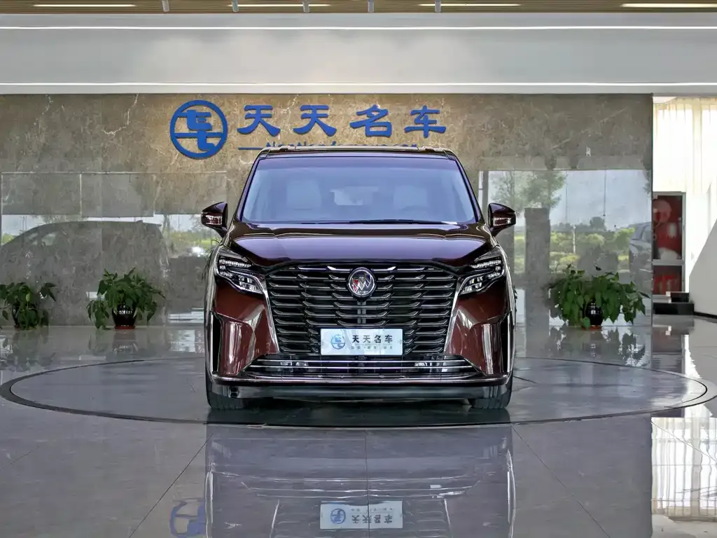 Buick GL8 2023 из CN, фото 2