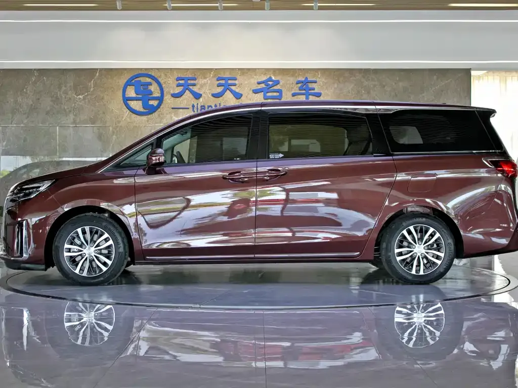 Buick GL8 2023 из CN, фото 3