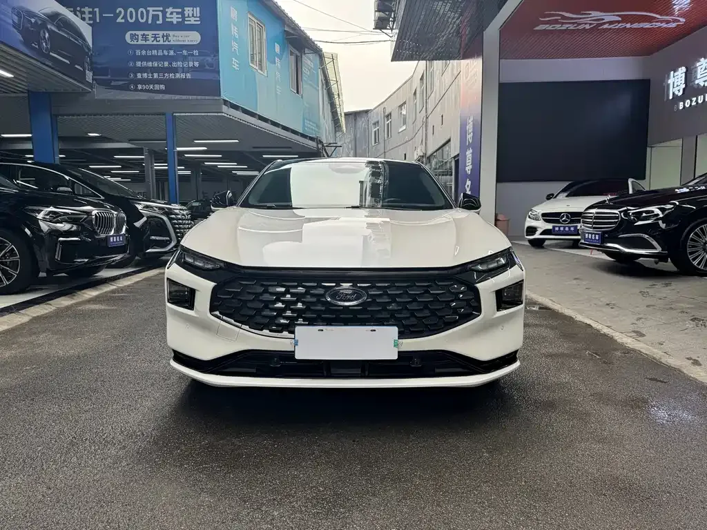 Ford Mondeo 2023 из CN, фото 2