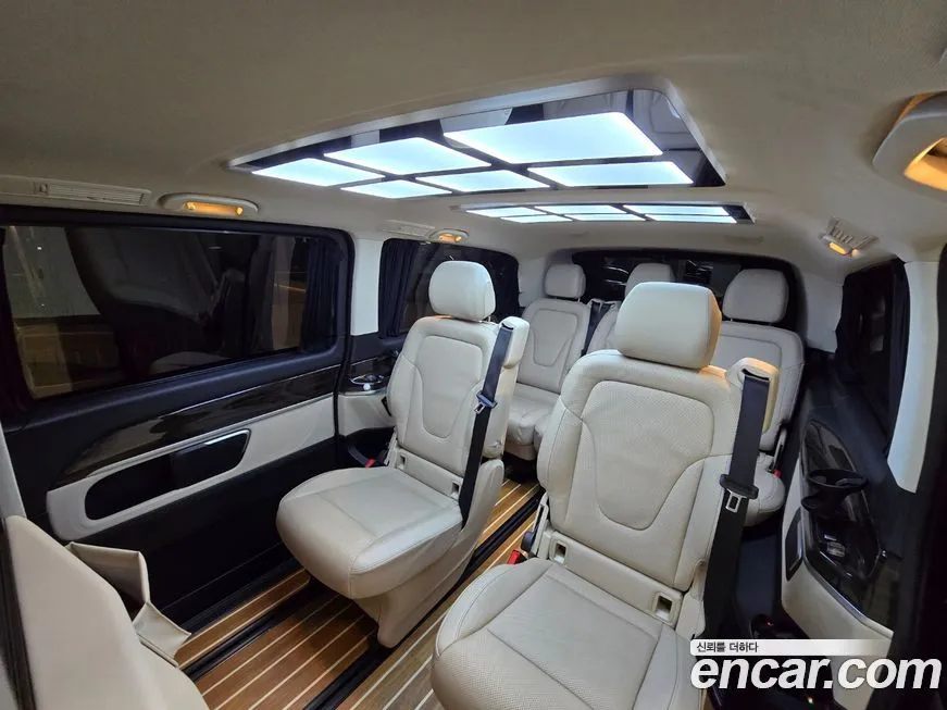 Mercedes-Benz V-Class 2022 из KR, фото 7