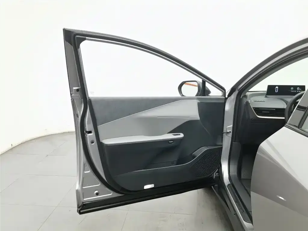Toyota bZ3 2025 из CN, фото 8
