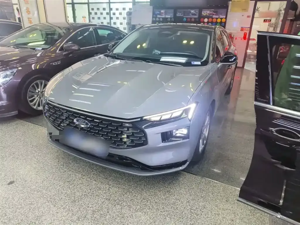 Ford Mondeo 2023 из CN, фото 2