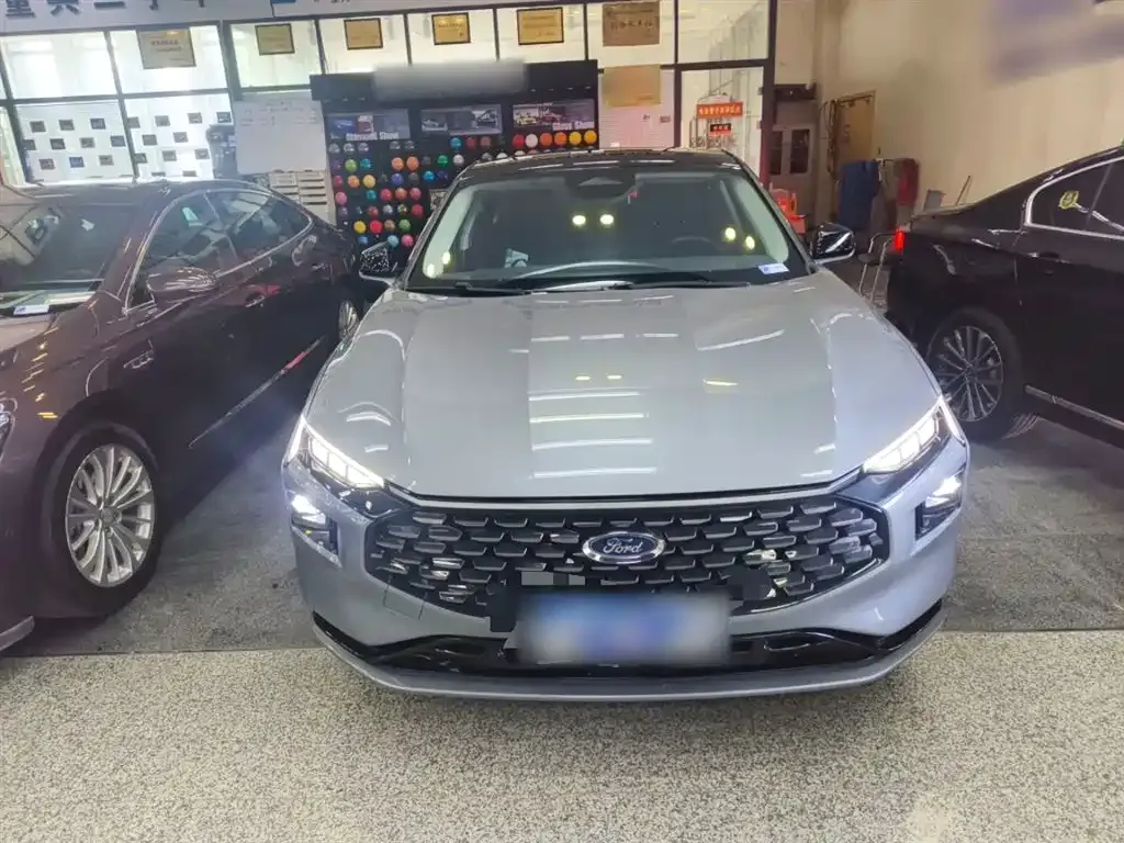 Ford Mondeo 2023 из CN, фото 3