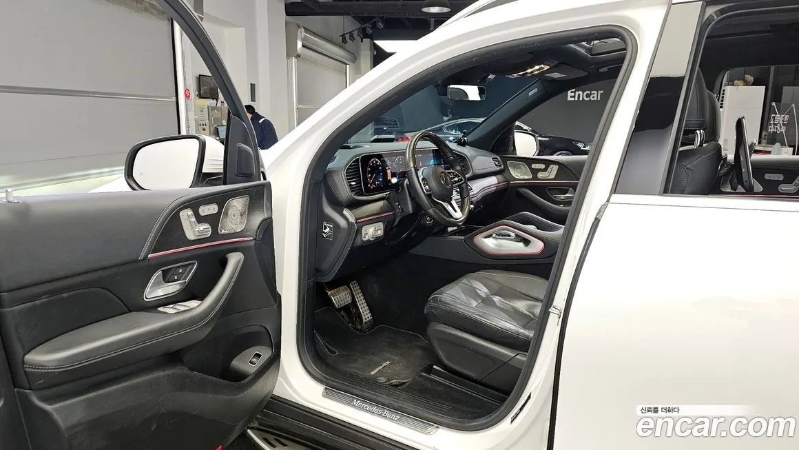 Mercedes-Benz GLS-Class — фото 10