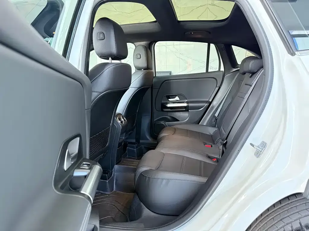 Mercedes-Benz GLA — фото 5