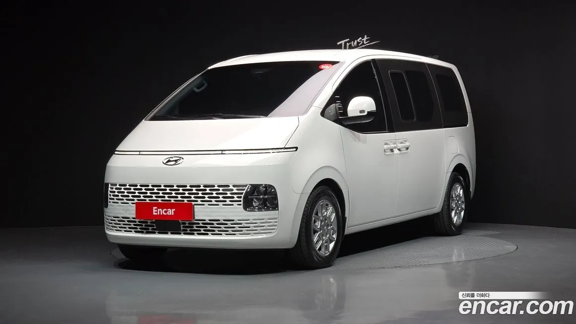 Hyundai Staria — фото 1