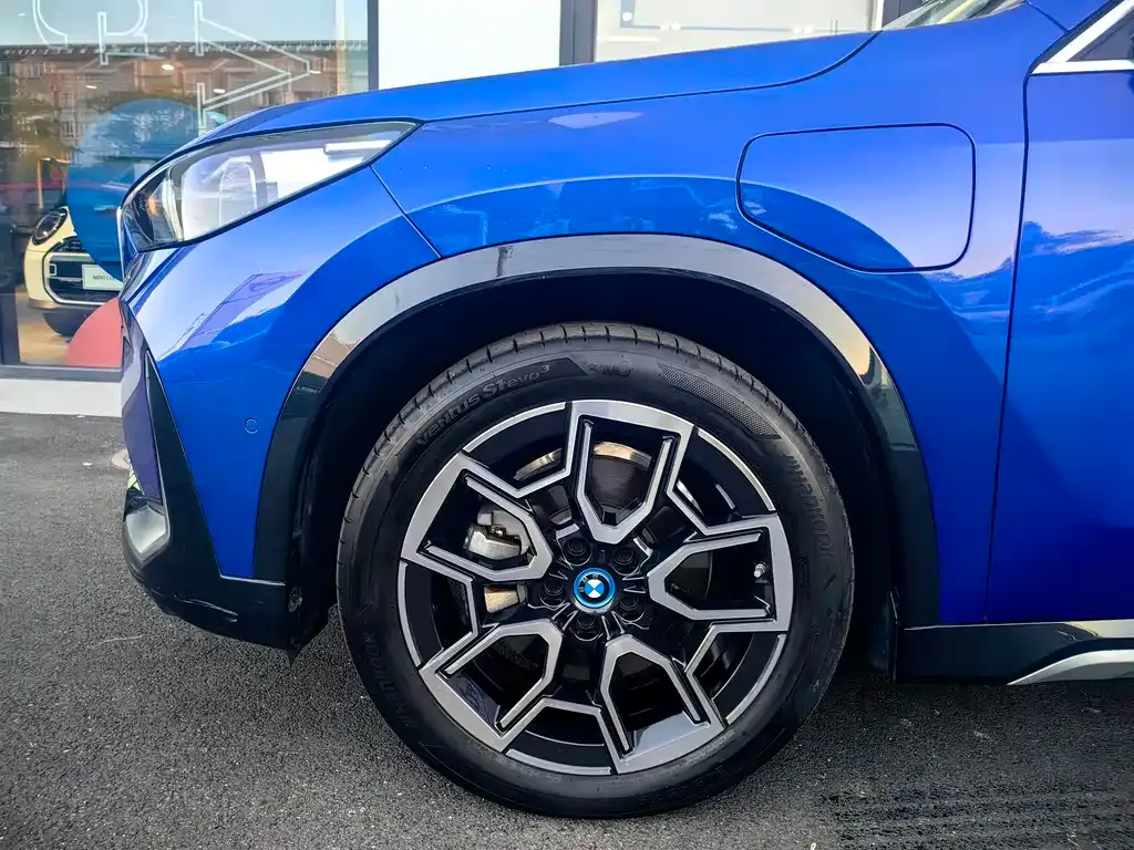 BMW iX1 2024 из CN, фото 3