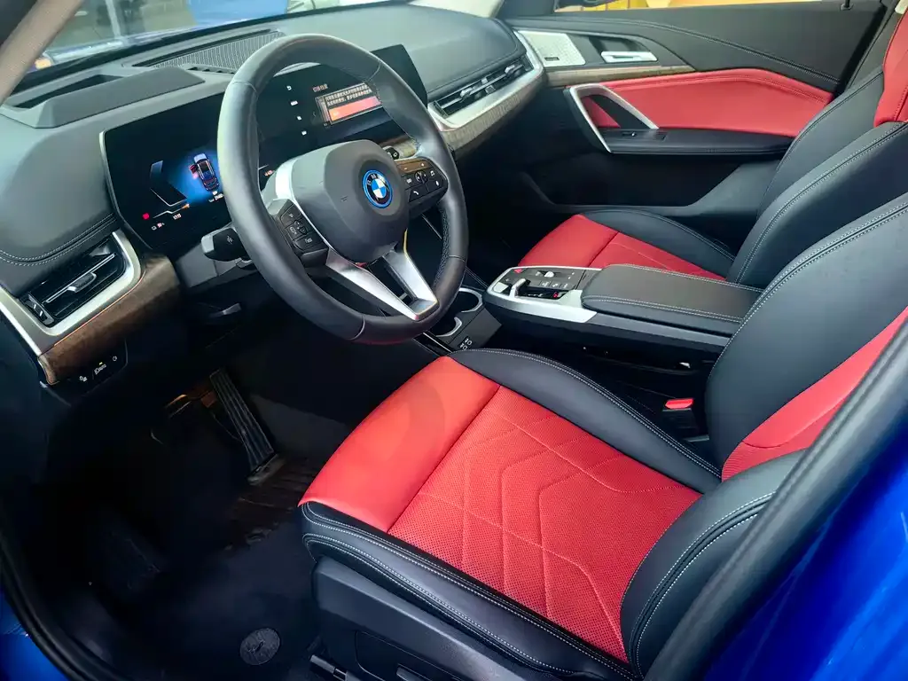 BMW iX1 2024 из CN, фото 4