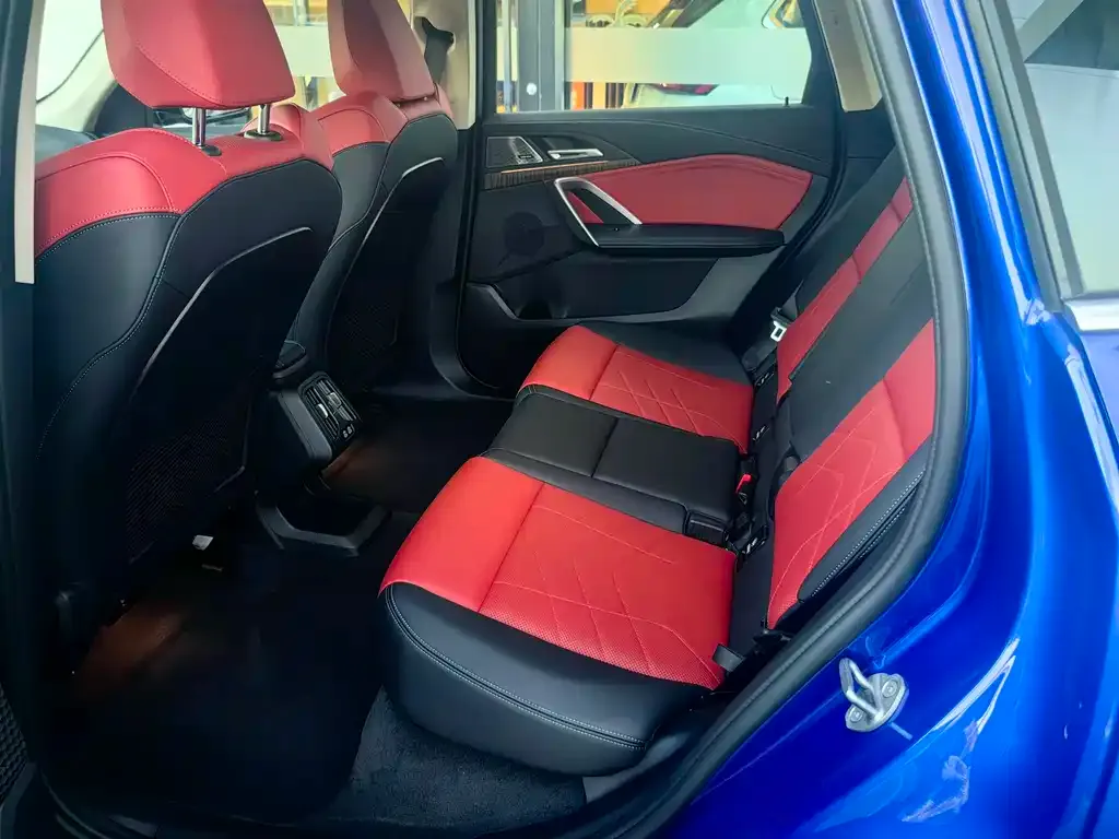 BMW iX1 2024 из CN, фото 6