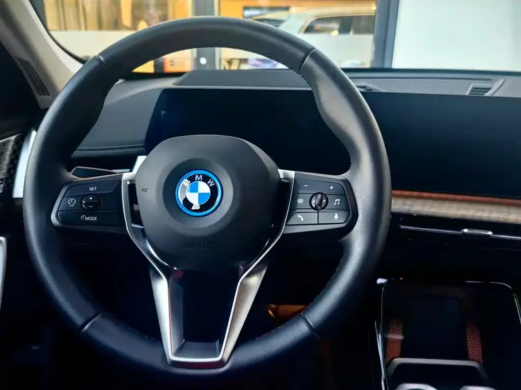 BMW iX1 2024 из CN, фото 9