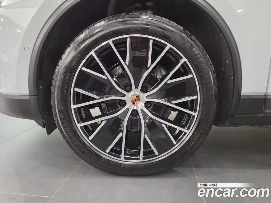 Porsche Macan 2025 из KR, фото 5