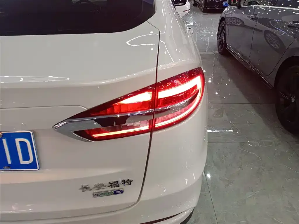Ford Mondeo 2021 из CN, фото 8