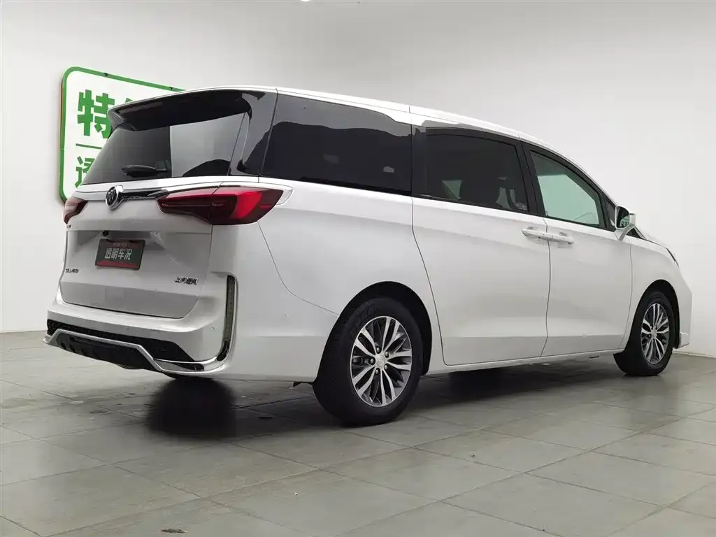 Buick GL8 2021 из CN, фото 2