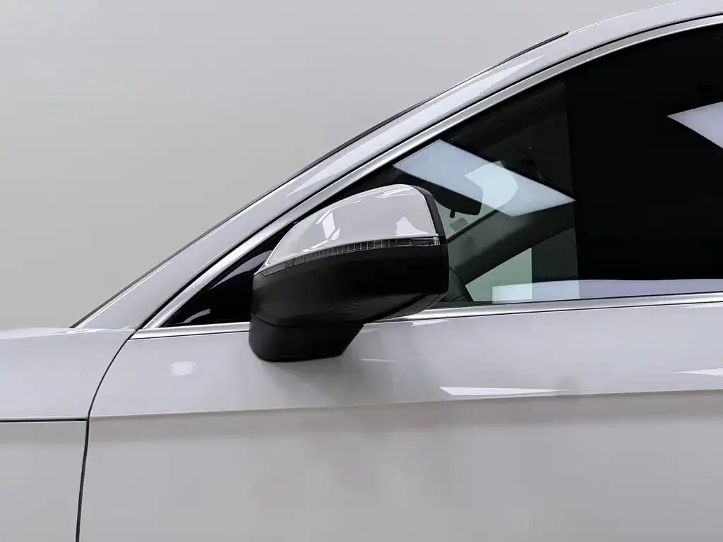 Audi Q5L 2022 из CN, фото 10