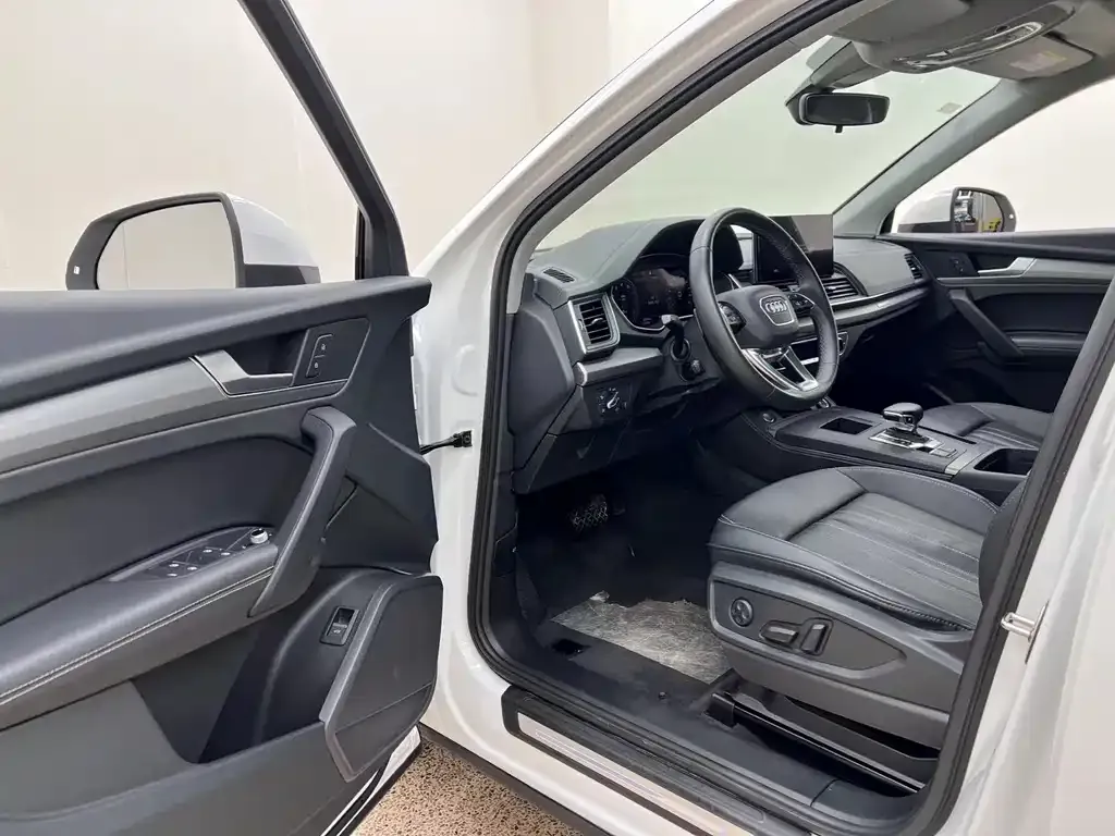 Audi Q5L 2022 из CN, фото 4