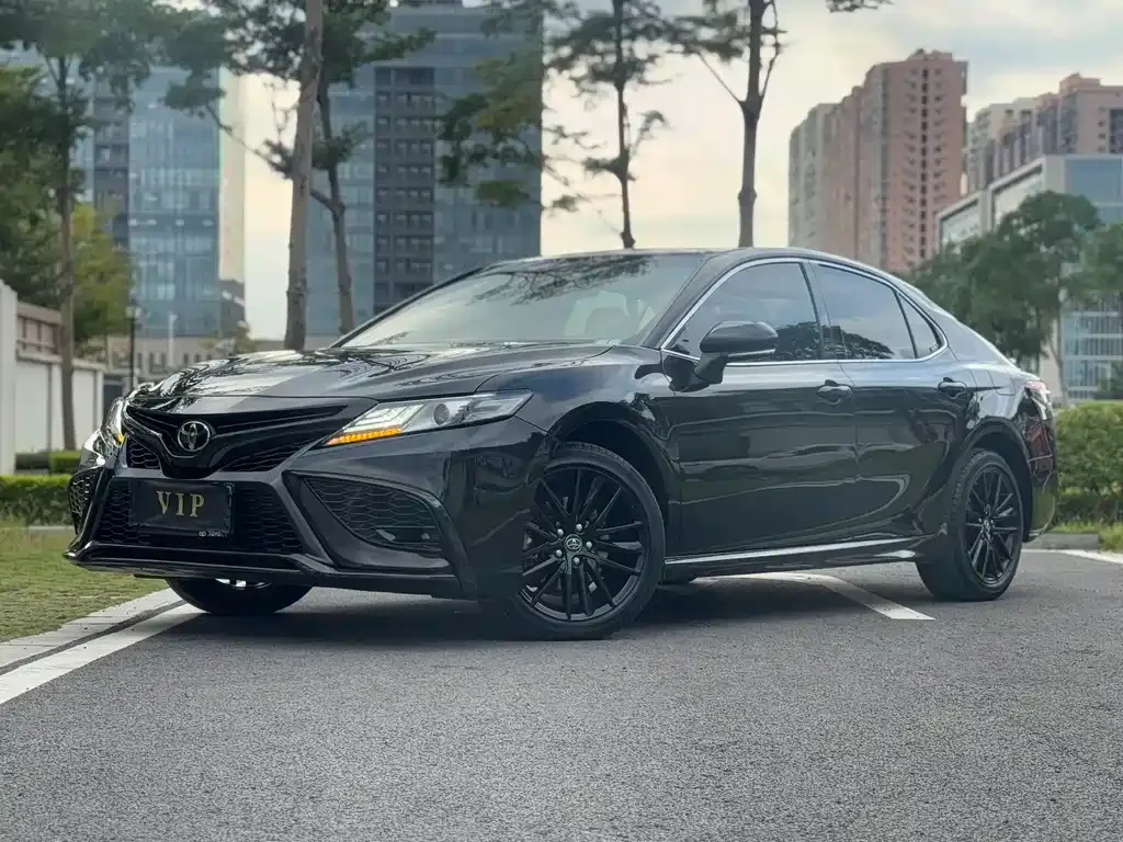 Toyota Camry 2023 из CN, фото 1