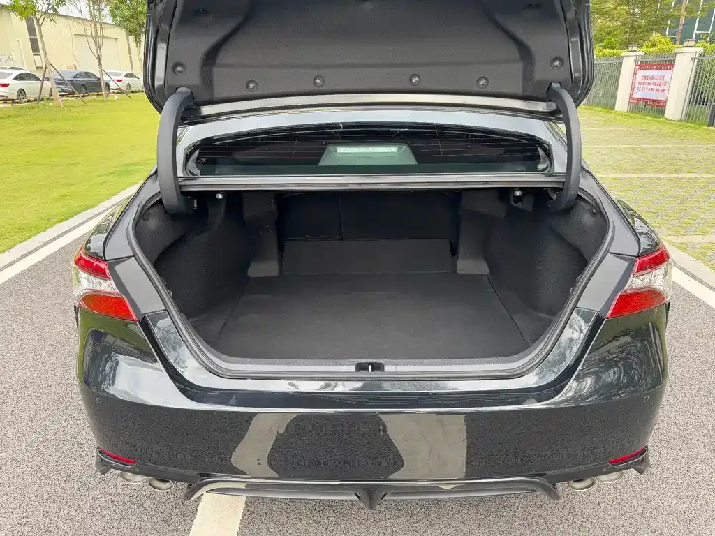 Toyota Camry 2023 из CN, фото 10
