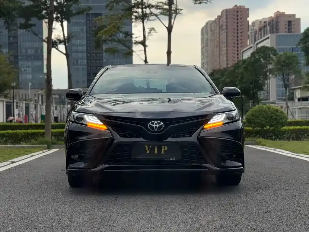 Toyota Camry 2023 из CN, фото 2