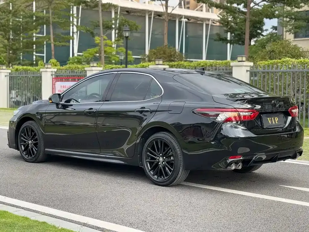 Toyota Camry 2023 из CN, фото 4