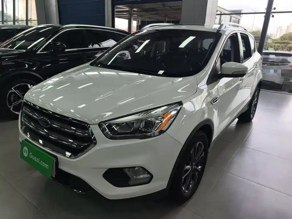 Ford Kuga 2021 из CN, фото 1