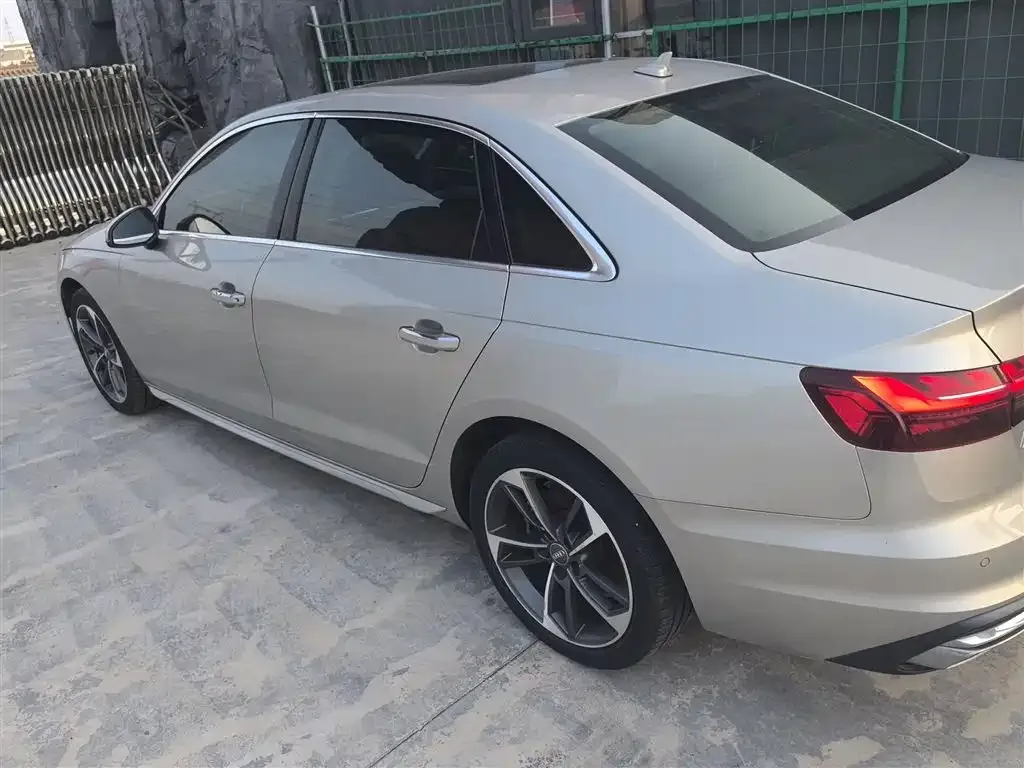 Audi A4L 2021 из CN, фото 5