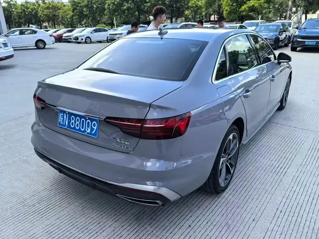 Audi A4L 2022 из CN, фото 4