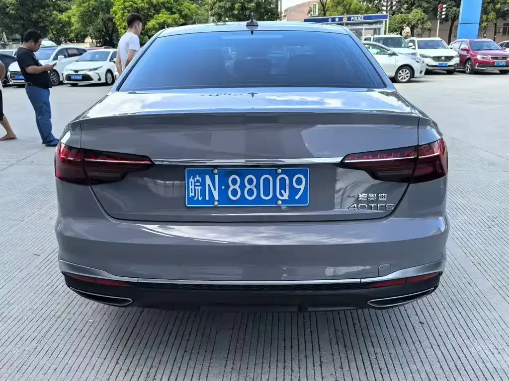 Audi A4L 2022 из CN, фото 5
