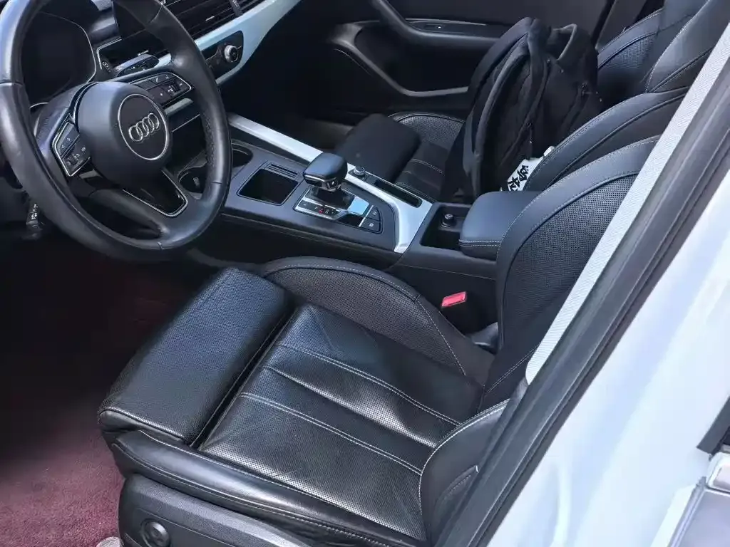 Audi A4L 2022 из CN, фото 7