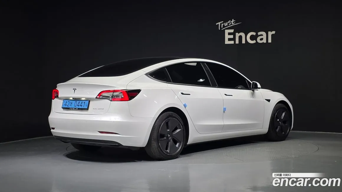 Tesla Model 3 — фото 2