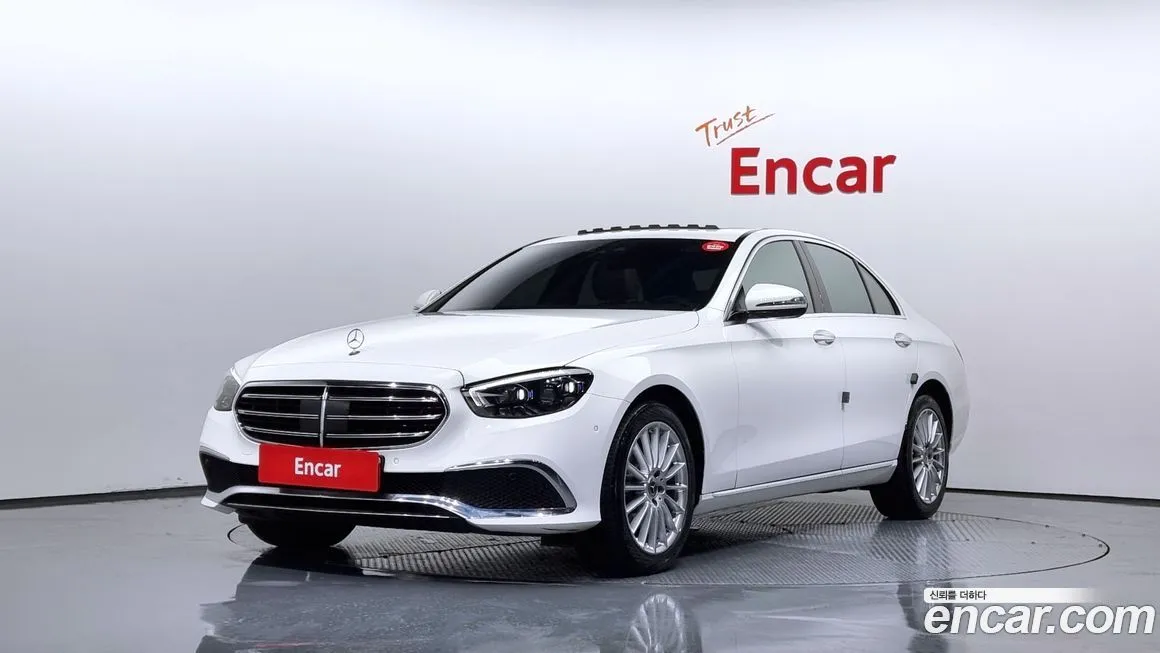 Mercedes-Benz E-Class — фото 1