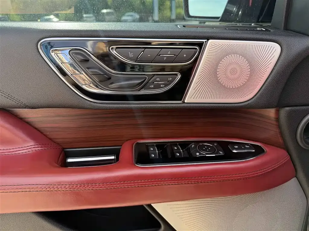 Lincoln Navigator 2021 из CN, фото 8
