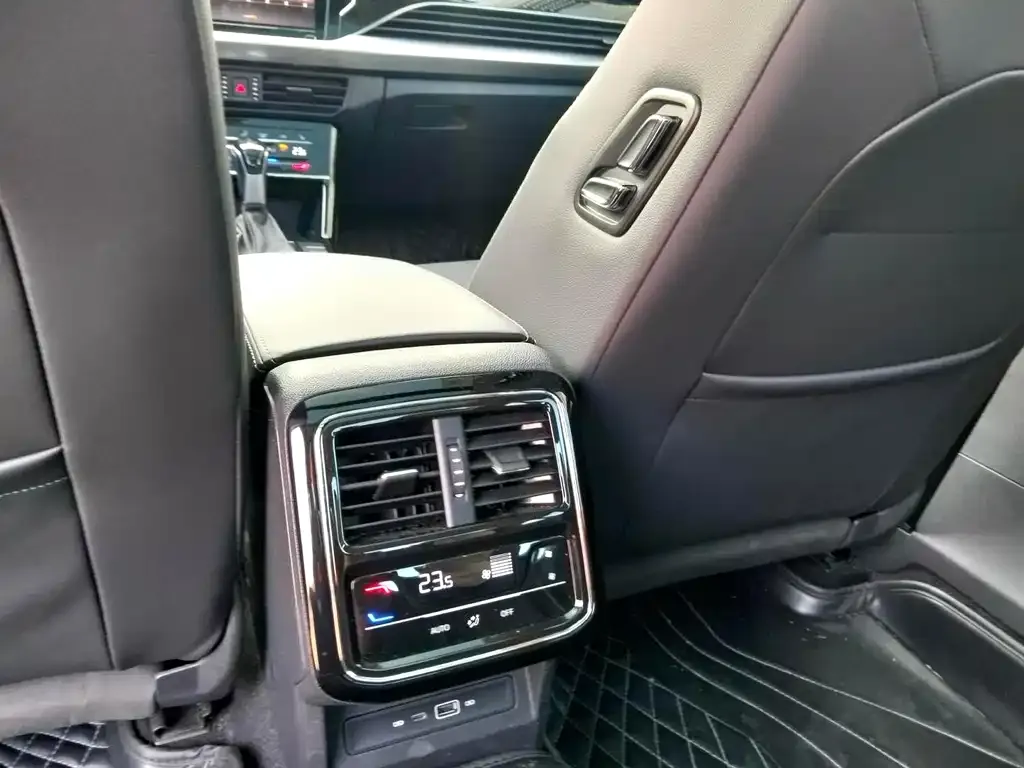 Volkswagen Passat — фото 6