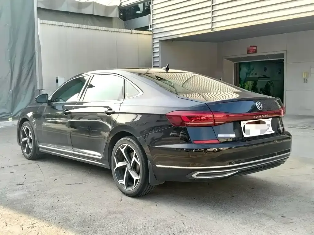 Volkswagen Passat — фото 8